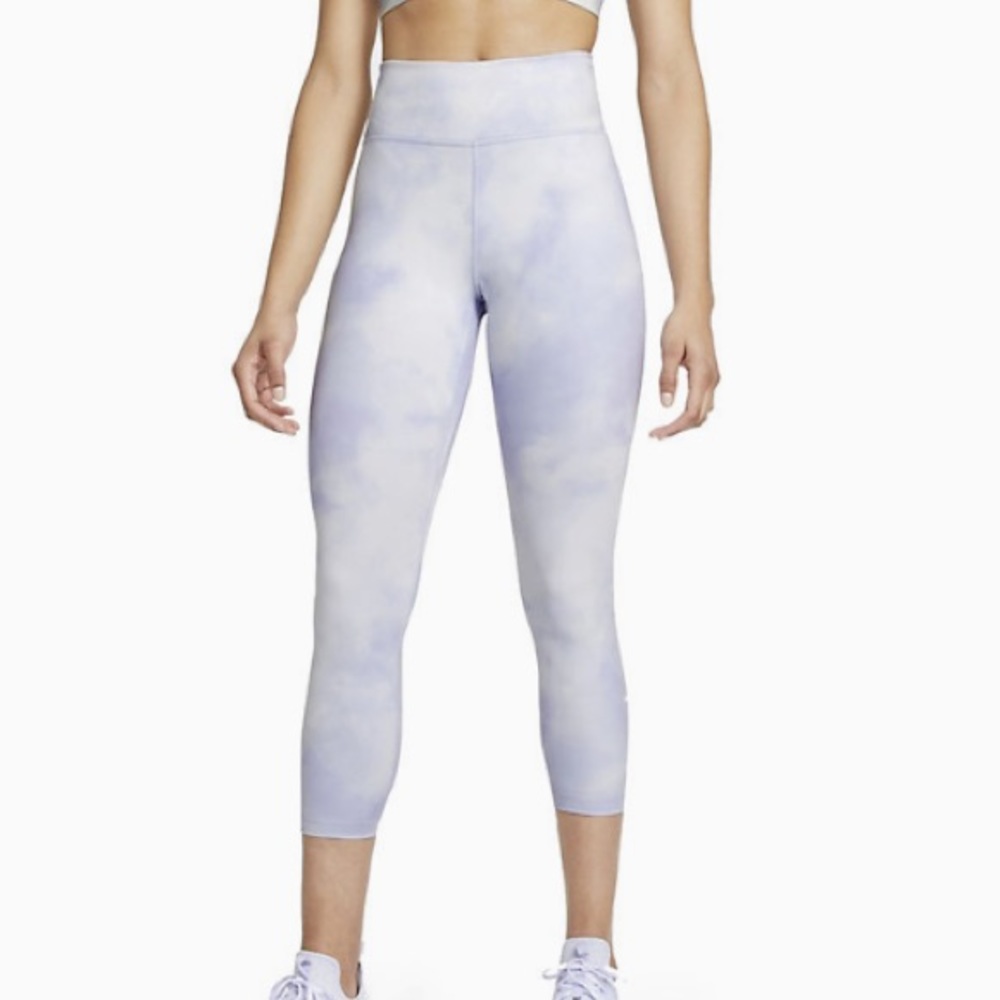 NWT Nike Cropped Leggings